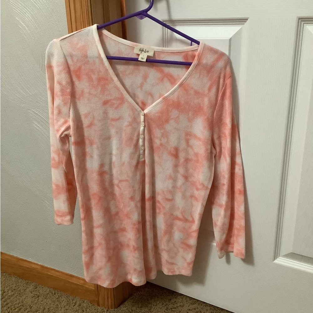 3/4 sleeve orange and white shirt